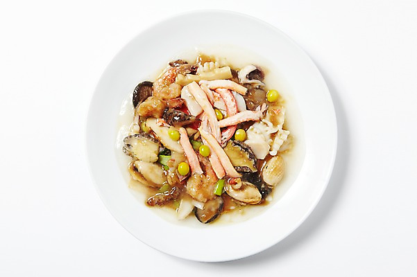 포토 JPG 그릇 식기 접시 음식 외국문화 중국문화 실내 요리 사람없음 장식 중식 식사 해물요리 해산물 전복 갑오징어 게살 관자 은행열매 국내포토 동양문화 열매 문화 어패류 내부 오징어 파일형식