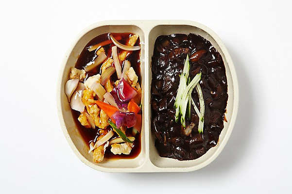 포토 JPG 그릇 식기 음식 외국문화 채소 오이 중국문화 실내 육류 요리 사람없음 장식 중식 식당 식사 면류 면 짜장면 탕수육 중국집 탕짜면 국내포토 동양문화 문화 식재료 내부 상점 파일형식