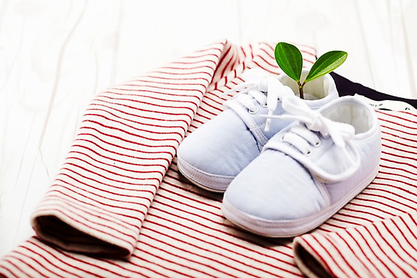 포토 JPG 스튜디오촬영 식물 잡화 옷 사계절 계절 리본 신발 상의 자연 실내 사람없음 장식 새싹 봄 아기용품 아기신발 유아복 줄리아페페 국내포토 내부 오브젝트 생태계 파일형식