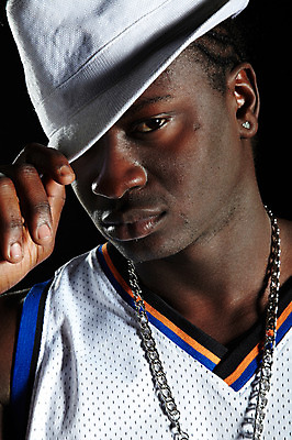 포토 JPG 서양인 외국인 해외기획촬영 모자 잡화 2011년태국 패션 남자 포즈 흑인 목걸이 모션 검은배경 힙합 한명 사람 상반신 20대 성인 앞모습 옆모습 캐주얼 열정 남자만 남자한명만 성인남자만 청년만 청년남자만 청년남자한명만 성인한명만 성인남자한명만 성인만 국내포토 1 옷 감정 음악 뷰포인트 백그라운드 장신구 인종 청년 검은색 파일형식