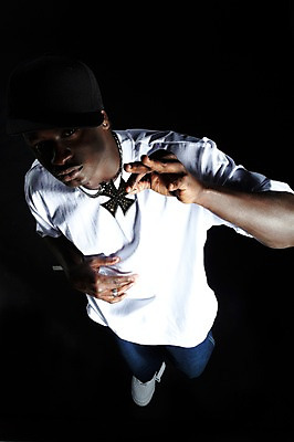 포토 JPG 전신 서양인 외국인 해외기획촬영 모자 잡화 2011년태국 패션 남자 포즈 흑인 운동화 목걸이 모션 검은배경 힙합 한명 서기 사람 20대 성인 앞모습 캐주얼 하이앵글 올려보기 청바지 반지 열정 남자만 남자한명만 성인남자만 청년만 청년남자만 청년남자한명만 성인한명만 성인남자한명만 성인만 국내포토 1 옷 감정 음악 뷰포인트 백그라운드 신발 장신구 바지 인종 청년 검은색 파일형식