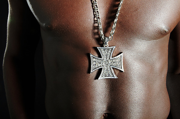 포토 JPG 해외기획촬영 2011년태국 패션 남자 흑인 신체 목걸이 검은배경 근육 힙합 한명 사람 근접촬영 상반신 20대 성인 앞모습 신체부위 가슴 열정 복부 남자만 남자한명만 성인남자만 청년만 청년남자만 청년남자한명만 성인한명만 성인남자한명만 성인만 국내포토 서양인 1 감정 음악 뷰포인트 백그라운드 장신구 청년 검은색 파일형식