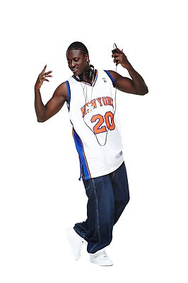 포토 JPG 전신 서양인 외국인 해외기획촬영 2011년태국 패션 남자 음악 포즈 흑인 운동화 목걸이 모션 힙합 한명 서기 미소 웃음 들기 누끼 사람 20대 성인 캐주얼 스마트폰 민소매 헤드폰 헤드셋 음악감상 감상 듣기 댄서 청바지 춤 레게머리 힙합댄스 열정 남자만 남자한명만 성인남자만 청년만 청년남자만 청년남자한명만 성인한명만 성인남자한명만 성인만 국내포토 직업 1 헤어스타일 옷 감정 음향기기 신발 상의 장신구 바지 문화예술 표정 인종 청년 핸드폰 스마트기기 파일형식