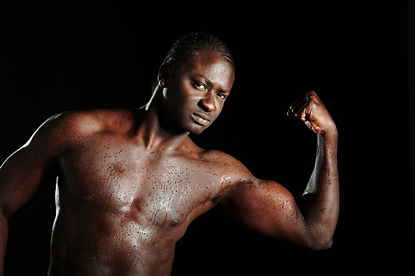 포토 JPG 스튜디오촬영 서양인 외국인 해외기획촬영 2011년태국 남자 스포츠 포즈 흑인 모션 검은배경 근육 운동선수 실내 한명 사람 상반신 20대 성인 앞모습 운동 손들기 레게머리 땀 근육질 열정 알통 팔근육 남자만 남자한명만 성인남자만 청년만 청년남자만 청년남자한명만 성인한명만 성인남자한명만 성인만 국내포토 1 헤어스타일 감정 뷰포인트 백그라운드 건강 인종 청년 내부 검은색 몸매 파일형식