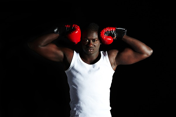 포토 JPG 스튜디오촬영 서양인 외국인 해외기획촬영 2011년태국 남자 스포츠 포즈 장갑 흑인 러닝셔츠 모션 검은배경 운동선수 실내 한명 사람 경기 상반신 20대 성인 앞모습 운동 손들기 권투 글러브 글로브 권투글러브 권투선수 레게머리 열정 남자만 남자한명만 성인남자만 청년만 청년남자만 청년남자한명만 성인한명만 성인남자한명만 성인만 국내포토 1 헤어스타일 잡화 감정 스포츠용품 뷰포인트 백그라운드 셔츠 건강 인종 청년 내부 검은색 격투기 파일형식