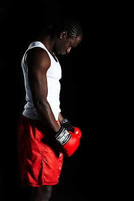포토 JPG 스튜디오촬영 서양인 외국인 해외기획촬영 2011년태국 남자 스포츠 포즈 장갑 흑인 러닝셔츠 모션 검은배경 운동선수 실내 고개숙이기 한명 서기 사람 경기 20대 성인 옆모습 운동복 운동 권투 글러브 글로브 권투글러브 권투선수 레게머리 열정 남자만 남자한명만 성인남자만 청년만 청년남자만 청년남자한명만 성인한명만 성인남자한명만 성인만 국내포토 1 헤어스타일 잡화 옷 감정 스포츠용품 뷰포인트 백그라운드 셔츠 건강 숙이기 인종 청년 내부 검은색 격투기 파일형식