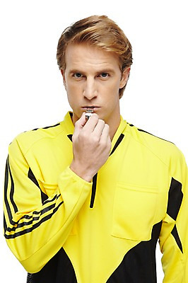 포토 JPG 스튜디오촬영 서양인 외국인 백인 남자 스포츠 포즈 유니폼 모션 실내 한명 들기 누끼 사람 경기 상반신 성인 앞모습 운동 축구 심판 불기 호루라기 열정 축구경기 남자만 남자한명만 성인남자만 성인만 국내포토 1 옷 감정 뷰포인트 건강 인종 내부 구기 파일형식