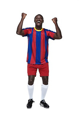 포토 JPG 스튜디오촬영 전신 서양인 외국인 해외기획촬영 2011년태국 남자 스포츠 포즈 흑인 유니폼 모션 축구선수 운동선수 실내 한명 서기 미소 웃음 누끼 사람 손짓 경기 20대 성인 앞모습 운동 축구 주먹 기쁨 우승 레게머리 열정 축구화 축구경기 바르셀로나 남자만 남자한명만 성인남자만 청년만 청년남자만 청년남자한명만 성인한명만 성인남자한명만 성인만 국내포토 1 헤어스타일 옷 감정 뷰포인트 운동화 축구용품 표정 건강 인종 청년 내부 구기 최고 스페인 파일형식