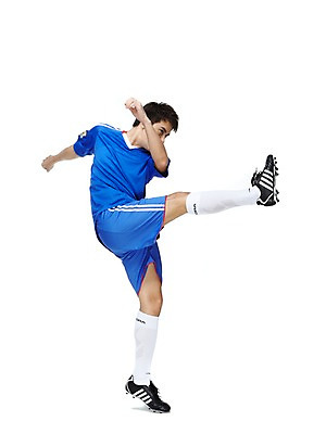 포토 JPG 스튜디오촬영 전신 외국인 해외기획촬영 2011년태국 남자 스포츠 포즈 유니폼 모션 축구선수 운동선수 실내 한명 서기 누끼 사람 동양인 경기 20대 성인 옆모습 운동 축구 킥 열정 축구화 축구경기 남자만 남자한명만 성인남자만 청년만 청년남자만 청년남자한명만 성인한명만 성인남자한명만 성인만 국내포토 1 옷 감정 뷰포인트 운동화 축구용품 건강 인종 청년 내부 구기 파일형식