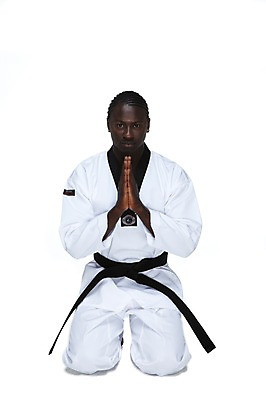 포토 JPG 스튜디오촬영 전신 서양인 외국인 해외기획촬영 2011년태국 남자 스포츠 포즈 흑인 모션 운동선수 실내 도복 한명 누끼 사람 앉기 경기 20대 성인 앞모습 운동 예절 무릎꿇기 레게머리 태권도 태권도복 열정 태권도선수 손모으기 합장 남자만 남자한명만 성인남자만 청년만 청년남자만 청년남자한명만 성인한명만 성인남자한명만 성인만 국내포토 1 헤어스타일 옷 감정 뷰포인트 건강 인종 손짓 청년 내부 격투기 파일형식