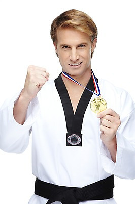 포토 JPG 스튜디오촬영 서양인 외국인 백인 해외기획촬영 2011년태국 남자 스포츠 포즈 운동선수 실내 도복 한명 미소 웃음 누끼 사람 손짓 경기 상반신 20대 성인 앞모습 운동 파이팅 주먹 우승 메달 태권도 태권도복 열정 태권도선수 금메달 남자만 남자한명만 성인남자만 청년만 청년남자만 청년남자한명만 성인한명만 성인남자한명만 성인만 국내포토 1 옷 감정 뷰포인트 모션 표정 건강 인종 청년 내부 격투기 최고 상_상패 파일형식