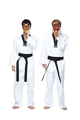 포토 JPG 스튜디오촬영 전신 서양인 외국인 백인 해외기획촬영 한국문화 한국전통 전통 2011년태국 남자 스포츠 포즈 모션 맨발 운동선수 전통소품 한국 실내 도복 가면 서기 들기 누끼 사람 동양인 경기 20대 성인 두명 앞모습 운동 태권도 태권도복 탈 열정 태권도선수 부네탈 양반탈 남자만 성인남자만 청년만 청년남자만 성인만 국내포토 동양문화 옷 감정 아시아 뷰포인트 발 건강 인종 청년 내부 격투기 오브젝트 전통탈 파일형식