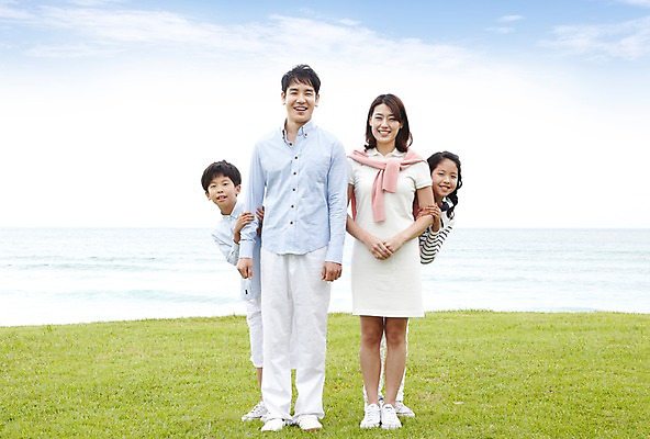 포토 JPG 주간 전신 구름 라이프스타일 공원 여자 남자 딸 아들 어린이 바다 여행 포즈 가족 하늘 엄마 휴가 가족여행 서기 미소 웃음 사람 동양인 소녀 소년 잔디 여러명 성인 해변 야외 앞모습 10대 30대 부모 제주도 한국인 자녀 아빠 가족사진 상쾌 함덕해수욕장 국내포토 자연요소 식물 공공시설 감정 뷰포인트 다수 관계 모션 청소년 한국 표정 인종 생활 장년 해수욕장 함덕 파일형식 단체사진