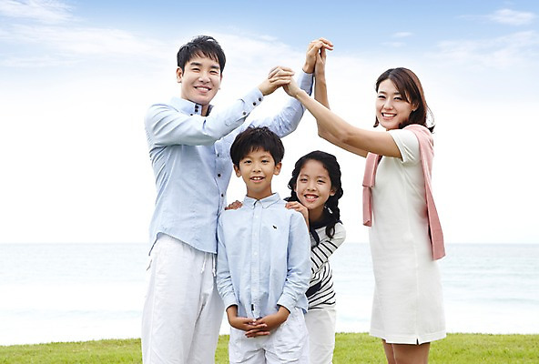 포토 JPG 주간 구름 라이프스타일 공원 여자 남자 딸 아들 어린이 바다 여행 포즈 가족 모션 놀이 하늘 엄마 휴가 가족여행 서기 미소 웃음 사람 동양인 소녀 소년 잔디 여러명 성인 해변 야외 10대 30대 부모 제주도 한국인 자녀 아빠 상쾌 함덕해수욕장 국내포토 자연요소 식물 공공시설 감정 다수 관계 청소년 한국 표정 인종 생활 장년 해수욕장 함덕 파일형식