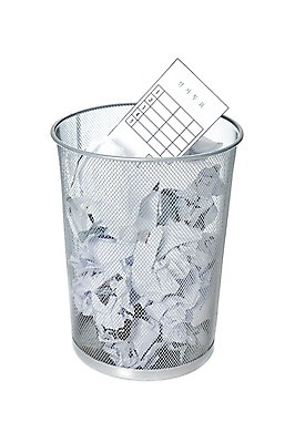 포토 JPG 스튜디오촬영 실내 누끼 사람없음 쓰레기통 사회 쓰레기 투표 선거 버리기 사회이슈 담기 투표용지 구김 국내포토 컨셉 모션 내부 민주주의 공동체 파일형식