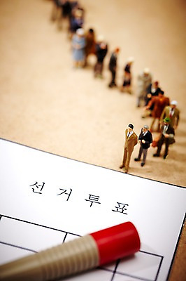 포토 JPG 스튜디오촬영 실내 근접촬영 사람없음 아웃포커스 도장 모형 미니어처 피규어 사회 투표 선거 사회이슈 투표용지 유권자 국내포토 뷰포인트 컨셉 촬영기법 내부 민주주의 공동체 파일형식