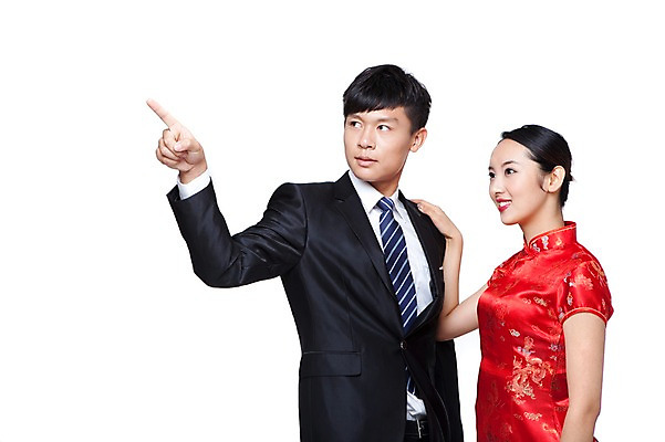 포토 JPG 스튜디오촬영 외국인 해외기획촬영 전통 라이프스타일 응시 여자 남자 전통문화 문화 비즈니스 2011년중국 모션 중국문화 실내 미소 웃음 누끼 사람 동양인 정장 손짓 상반신 20대 성인 두명 중국인 중국 가리킴 비즈니스맨 체험 전통의상 치파오 중국전통 청년만 성인만 국내포토 동양문화 시선 옷 아시아 외국문화 컨셉 표정 인종 청년 내부 생활 직장인 파일형식