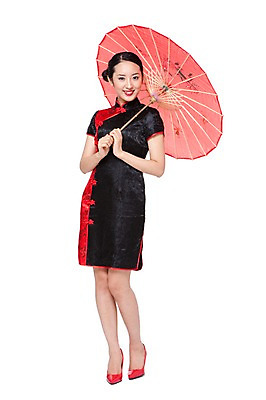 포토 JPG 스튜디오촬영 전신 외국인 해외기획촬영 전통 여자 전통문화 문화 구두 2011년중국 중국문화 전통소품 실내 한명 서기 미소 웃음 들기 누끼 사람 동양인 20대 성인 앞모습 빨간색 중국인 중국 체험 하이힐 전통의상 치파오 오브젝트 양산 중국전통 여자만 여자한명만 성인여자만 청년만 청년여자만 성인한명만 청년여자한명만 성인여자한명만 성인만 국내포토 1 동양문화 아시아 뷰포인트 컬러 외국문화 신발 컨셉 모션 표정 인종 청년 내부 여성화 파일형식