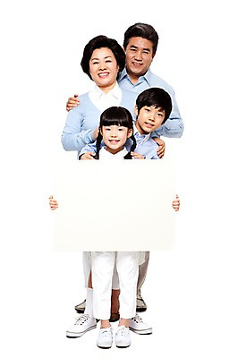 포토 JPG 스튜디오촬영 전신 라이프스타일 배너 여자 할아버지 노년 남자 할머니 어린이 가족 손자 손녀 사각프레임 프레임 함께함 광고판 실내 서기 미소 웃음 들기 누끼 사람 동양인 소녀 소년 여러명 성인 앞모습 캐주얼 실버라이프 화목 다정 한국인 60대 알림 손주 가족사진 백지 국내포토 옷 뷰포인트 다수 컨셉 관계 모션 알림판 표정 인종 내부 생활 사각형 판 파일형식 단체사진