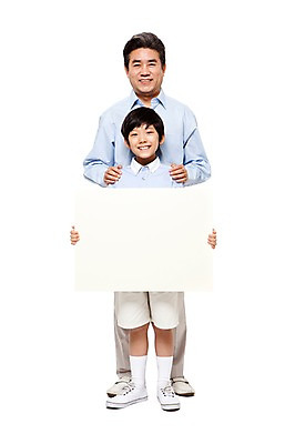 포토 JPG 스튜디오촬영 전신 라이프스타일 배너 할아버지 노년 남자 어린이 가족 손자 사각프레임 프레임 함께함 광고판 실내 서기 미소 웃음 들기 누끼 사람 동양인 소년 성인 두명 앞모습 캐주얼 실버라이프 화목 다정 한국인 60대 알림 손주 백지 남자만 국내포토 옷 뷰포인트 컨셉 관계 모션 알림판 표정 인종 내부 생활 사각형 판 파일형식