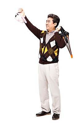 포토 JPG 전신 라이프스타일 할아버지 노년 남자 여유 여행 물놀이 레저용품 레저 휴가 한명 서기 미소 웃음 들기 누끼 사람 동양인 성인 취미 옆모습 캐주얼 실버라이프 수영 한국인 스노클링 60대 물안경 오리발 잠수 수영용품 효도관광 남자만 남자한명만 노인만 노인남자만 노인남자한명만 국내포토 1 옷 감정 스포츠용품 뷰포인트 모션 놀이 표정 인종 생활 수상스포츠 성인만 파일형식