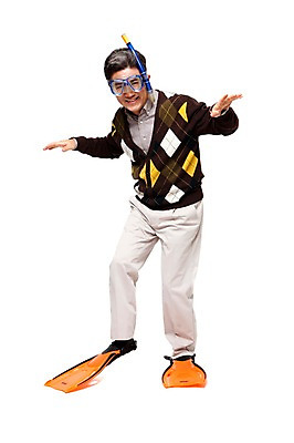 포토 JPG 전신 라이프스타일 할아버지 노년 남자 여유 여행 포즈 모션 물놀이 레저용품 레저 휴가 한명 서기 미소 웃음 누끼 사람 동양인 성인 취미 앞모습 캐주얼 실버라이프 수영 한국인 스노클링 60대 물안경 오리발 잠수 수영용품 효도관광 남자만 남자한명만 노인만 노인남자만 노인남자한명만 국내포토 1 옷 감정 스포츠용품 뷰포인트 놀이 표정 인종 생활 수상스포츠 성인만 파일형식