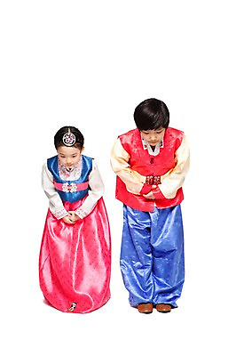 포토 JPG 스튜디오촬영 전신 한국문화 한국전통 라이프스타일 여자 명절 남자 전통문화 어린이 실내 숙이기 고개숙이기 서기 누끼 사람 동양인 소녀 소년 두명 앞모습 한국인 예절 인사 절 전통의상 한복 세배 손모으기 어린이만 국내포토 동양문화 전통 기념일 문화 뷰포인트 포즈 모션 한국 인종 손짓 내부 생활 절_인사 파일형식