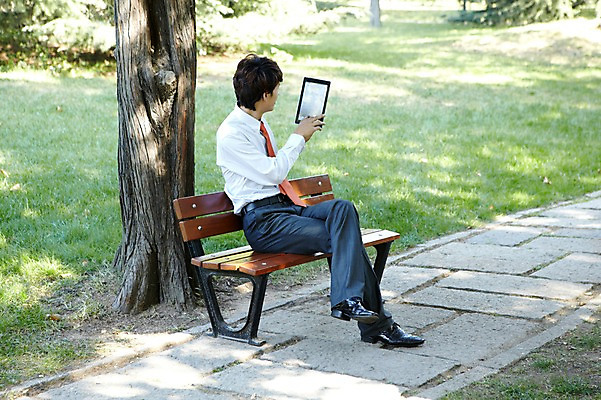 포토 JPG 주간 전신 외국인 나무 식물 해외기획촬영 직업 라이프스타일 응시 공원 남자 맨라이프 인터넷 벤치 의자 비즈니스 2011년중국 휴식 그림자 한명 들기 사람 앉기 동양인 정장 잔디 20대 성인 야외 옆모습 태블릿 중국인 중국 다리꼬기 웹서핑 업무 직장인 비즈니스맨 작업실 그늘 청도 상쾌 남자만 남자한명만 성인남자만 청년만 청년남자만 청년남자한명만 성인한명만 성인남자한명만 성인만 국내포토 자연요소 1 시선 옷 공공시설 감정 아시아 뷰포인트 가구 컨셉 모션 인종 청년 생활 전자제품 스마트기기 작업 파일형식