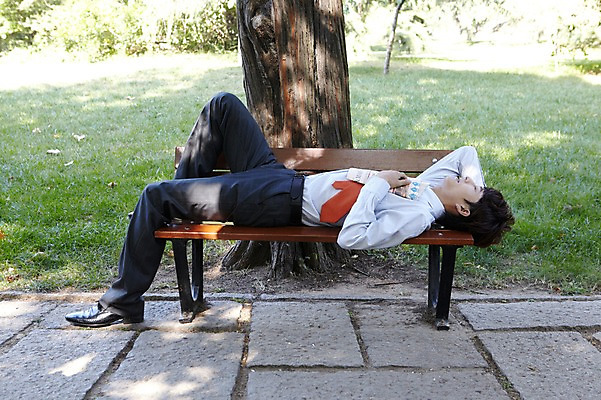 포토 JPG 주간 전신 외국인 나무 식물 해외기획촬영 직업 라이프스타일 공원 남자 맨라이프 벤치 의자 비즈니스 2011년중국 휴식 그림자 한명 사람 동양인 정장 잔디 20대 성인 야외 옆모습 눕기 중국인 눈감음 중국 잠 직장인 비즈니스맨 신문 그늘 청도 상쾌 낮잠 남자만 남자한명만 성인남자만 청년만 청년남자만 청년남자한명만 성인한명만 성인남자한명만 성인만 국내포토 자연요소 1 옷 공공시설 감정 아시아 뷰포인트 가구 컨셉 모션 인종 청년 생활 간행물 뉴스 파일형식