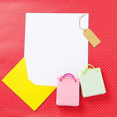 포토 JPG 스튜디오촬영 문양 배너 종이 백그라운드 컨셉 무늬 패턴 편지봉투 사각프레임 프레임 광고판 알림판 실내 틀 사람없음 종이봉투 쇼핑백 꼬리표 라벨 물방울무늬 미니어처 메모지 알림 미니 국내포토 가방 봉투 내부 모형 사각형 사무용품 편지 판 파일형식