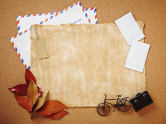 포토 JPG 스튜디오촬영 잡화 종이 백그라운드 컨셉 낙엽 잎 가방 편지봉투 실내 사람없음 하이앵글 꼬리표 자전거 가을 흰색 편지 오브젝트 나이테 가죽가방 국내포토 나무 식물 계절 뷰포인트 컬러 봉투 내부 라벨 바이크 파일형식