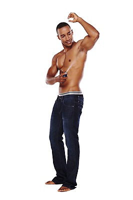 포토 JPG 전신 서양인 외국인 해외기획촬영 라이프스타일 2012년태국 남자 맨라이프 포즈 흑인 맨발 근육 상의탈의 한명 서기 미소 웃음 들기 누끼 사람 20대 성인 옆모습 뷰티 섹시 청결 화장품 청바지 뿌리기 땀 근육질 스프레이 데오드란트 남자만 남자한명만 성인남자만 청년만 청년남자만 청년남자한명만 성인한명만 성인남자한명만 성인만 국내포토 1 뷰포인트 컨셉 바지 모션 발 탈의 표정 인종 청년 생활 위생 몸매 파일형식