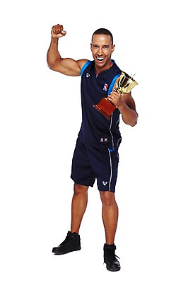 포토 JPG 스튜디오촬영 전신 서양인 외국인 해외기획촬영 라이프스타일 2012년태국 남자 스포츠 맨라이프 흑인 운동화 운동선수 농구 실내 한명 서기 미소 웃음 들기 누끼 사람 20대 성인 앞모습 운동복 운동 주먹 우승 상 트로피 농구선수 열정 남자만 남자한명만 성인남자만 청년만 청년남자만 청년남자한명만 성인한명만 성인남자한명만 성인만 국내포토 1 옷 감정 뷰포인트 신발 모션 표정 건강 인종 청년 내부 생활 구기 최고 상_우승 상패 파일형식