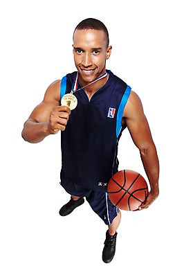 포토 JPG 스튜디오촬영 전신 서양인 외국인 해외기획촬영 라이프스타일 2012년태국 남자 스포츠 맨라이프 흑인 운동화 공 운동선수 농구 농구공 실내 한명 서기 미소 웃음 들기 누끼 사람 손짓 20대 성인 앞모습 운동복 하이앵글 운동 우승 최고 메달 농구선수 열정 금메달 남자만 남자한명만 성인남자만 청년만 청년남자만 청년남자한명만 성인한명만 성인남자한명만 성인만 국내포토 1 옷 감정 뷰포인트 신발 모션 표정 건강 인종 청년 내부 생활 구기 상_상패 파일형식