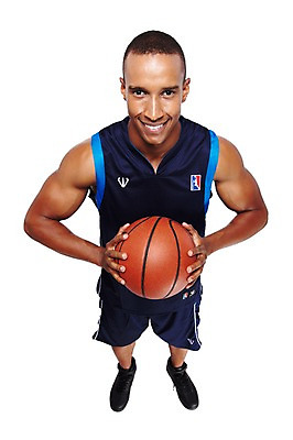 포토 JPG 스튜디오촬영 전신 서양인 외국인 해외기획촬영 라이프스타일 2012년태국 남자 스포츠 맨라이프 흑인 운동화 공 운동선수 농구 농구공 실내 한명 서기 미소 웃음 들기 누끼 사람 20대 성인 앞모습 운동복 하이앵글 운동 농구선수 열정 남자만 남자한명만 성인남자만 청년만 청년남자만 청년남자한명만 성인한명만 성인남자한명만 성인만 국내포토 1 옷 감정 뷰포인트 신발 모션 표정 건강 인종 청년 내부 생활 구기 파일형식