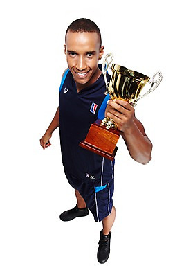 포토 JPG 스튜디오촬영 전신 서양인 외국인 해외기획촬영 라이프스타일 2012년태국 남자 스포츠 맨라이프 흑인 운동화 운동선수 농구 실내 한명 서기 미소 웃음 들기 누끼 사람 20대 성인 앞모습 운동복 하이앵글 운동 우승 상 트로피 농구선수 열정 남자만 남자한명만 성인남자만 청년만 청년남자만 청년남자한명만 성인한명만 성인남자한명만 성인만 국내포토 1 옷 감정 뷰포인트 신발 모션 표정 건강 인종 청년 내부 생활 구기 최고 상_우승 상패 파일형식