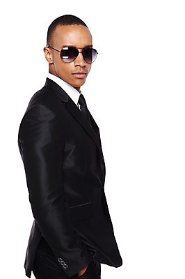 포토 JPG 스튜디오촬영 서양인 외국인 해외기획촬영 직업 라이프스타일 2012년태국 잡화 남자 맨라이프 흑인 비즈니스 실내 한명 누끼 사람 정장 상반신 20대 성인 옆모습 선글라스 직장인 비즈니스맨 남자만 남자한명만 성인남자만 청년만 청년남자만 청년남자한명만 성인한명만 성인남자한명만 성인만 국내포토 1 옷 안경 뷰포인트 인종 청년 내부 생활 파일형식