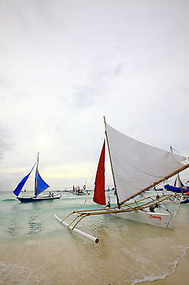 포토 JPG 주간 구름 해외풍경 해외 계절 아시아 물결 파도 바다 섬 여행 요트 하늘 휴가 열대 필리핀 풍경 해변 사람없음 야외 여름 여름휴가 바캉스 동남아시아 수상스포츠 보트 해수욕장 휴양지 보라카이 방카 호핑투어 선박 국내포토 자연요소 나라 스포츠 수상교통 배_교통 장소 파일형식 여름_계절