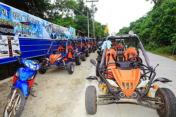 포토 JPG 주간 나무 식물 해외풍경 해외 아시아 선 줄 섬 여행 호텔 레저 휴가 열대 필리핀 풍경 사람없음 야외 여름휴가 바캉스 바이크 동남아시아 오토바이 풀 보라카이 4륜바이크 국내포토 자연요소 나라 육상교통 숙소 파일형식 여름_계절