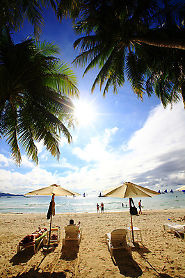 포토 JPG 주간 나무 식물 구름 해외풍경 해외 계절 아시아 바다 섬 여행 하늘 휴가 열대 그림자 필리핀 사람 풍경 여러명 해변 야외 여름 여름휴가 바캉스 반짝임 모래사장 야자수 눕기 햇빛 태양 반사 동남아시아 파라솔 선탠 해수욕장 휴양지 선베드 해수욕 보라카이 국내포토 자연요소 나라 다수 의자 모션 장소 파일형식 여름_계절