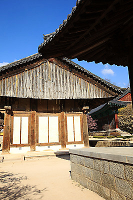 포토 JPG 주간 구름 한국문화 한국전통 전통 시설물 건축물 종교 전통문화 고건축 불교 종교건축 자연 종교시설 하늘 한국 기와 그림자 풍경 사람없음 야외 건물 사찰 사원 경상도 경상남도 양산 기와지붕 통도사 국내포토 양산시 자연요소 동양문화 건축 아시아 문화 비즈니스 지붕 시설 생태계 파일형식 양산_지역
