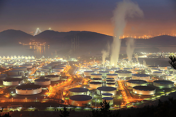 포토 JPG 식물 건축물 산업 바다 야경 공장 공업 조명 산 한국 굴뚝 사람없음 야외 건물 빛 도시풍경 건설현장 안개 도시 항아리 연기 전라남도 탱크 저장고 산업단지 공사중 여수 공업단지 여수산업단지 원통형 가교 국내포토 도형 건축 아시아 날씨 건설업 공사 풍경 도자기 야간 전라도 파일형식 풍경_경치
