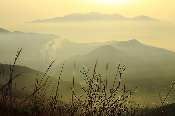 포토 JPG 주간 식물 공장 자연 하늘 산 한국 굴뚝 갈대 풍경 사람없음 야외 건물 햇빛 마을 노을 일몰 안개 시골 풀 연기 정상 산업시설 산업단지 여수산업단지 국내포토 자연요소 건축물 산업 아시아 공업 날씨 태양 생태계 파일형식
