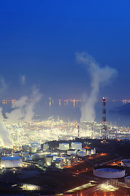 포토 JPG 건축물 산업 바다 야경 공장 공업 조명 산 한국 굴뚝 사람없음 야외 건물 빛 도시풍경 안개 도시 항아리 연기 전라남도 탱크 저장고 산업단지 여수 공업단지 여수산업단지 원통형 국내포토 도형 건축 아시아 날씨 풍경 도자기 야간 전라도 파일형식 풍경_경치