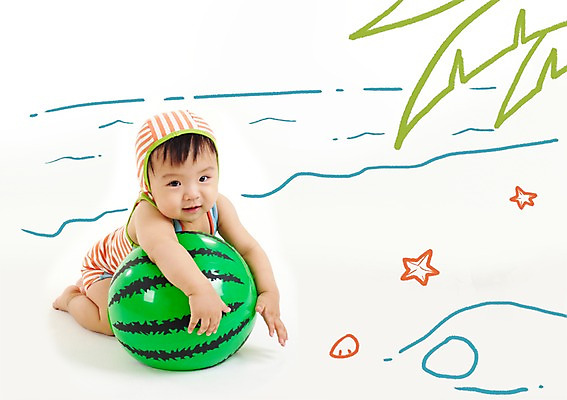 전신 PSD 나무 식물 편집이미지 모자 남자 모래 바다 공 포토일러 조개 어패류 불가사리 합성일러스트 한명 미소 웃음 사람 앉기 동양인 모래사장 야자수 바다동물 한국인 아기 비치볼 공놀이 남자만 남자한명만 아기만 남자아기만 남자아기한명만 이미지편집 동물 1 잡화 모션 놀이 극피동물 바캉스용품 표정 인종 수중동물 파일형식