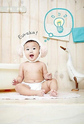 전신 PSD 편집이미지 응시 여자 말풍선 생각 전구 상상 포토일러 아이디어 오리 욕조 합성일러스트 한명 사람 앉기 동양인 수건 목욕 한국인 아기 형광등 여자만 여자한명만 아기만 여자아기만 여자아기한명만 이미지편집 1 시선 컨셉 모션 조류 전등 인종 위생용품 청결 파일형식