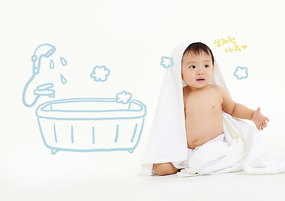 전신 PSD 편집이미지 응시 남자 포토일러 욕조 합성일러스트 한명 미소 웃음 사람 앉기 동양인 수건 목욕 한국인 아기 샤워기 남자만 남자한명만 아기만 남자아기만 남자아기한명만 이미지편집 1 시선 모션 표정 인종 위생용품 청결 파일형식