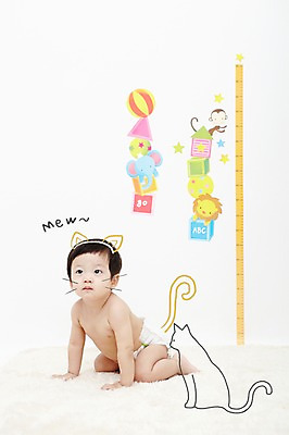 전신 PSD 동물 편집이미지 응시 남자 엎드리기 공 포유류 포토일러 코끼리 줄자 자 합성일러스트 한명 사람 동양인 고양이 한국인 원숭이 아기 사자 흉내 반려 남자만 남자한명만 아기만 남자아기만 남자아기한명만 이미지편집 1 시선 모션 문구용품 인종 반려동물 파일형식