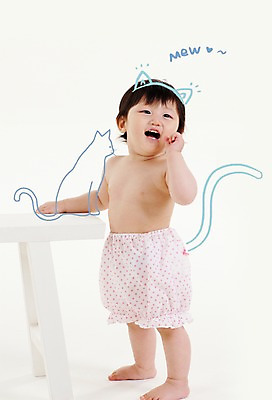 전신 PSD 동물 편집이미지 응시 여자 의자 포유류 포토일러 합성일러스트 한명 서기 미소 웃음 사람 동양인 고양이 한국인 아기 반려 여자만 여자한명만 아기만 여자아기만 여자아기한명만 이미지편집 1 시선 가구 모션 표정 인종 반려동물 파일형식