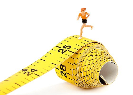 포토 JPG 스튜디오촬영 인형 몸매관리 다이어트 실내 줄자 자 건강 누끼 사람없음 달리기 운동 모형 건강관리 미니어처 피규어 국내포토 모션 문구용품 관리 내부 파일형식